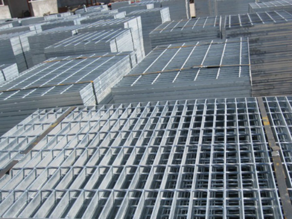 鋼格柵板材質(zhì)有何不同之處